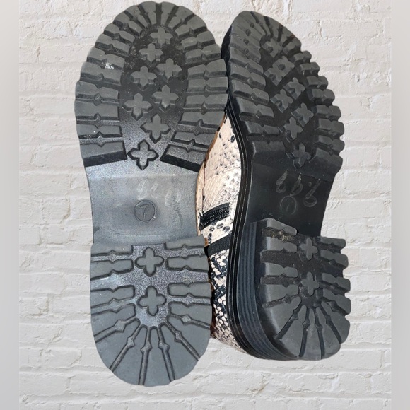 Snakeskin universal threads boots - Picture 8 of 8